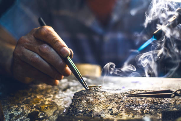 إصلاح وترميم المجوهرات